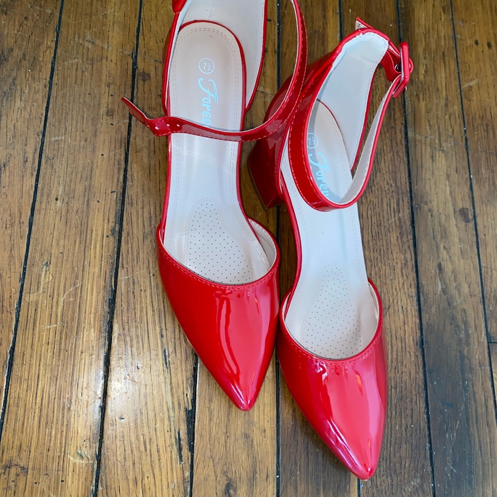 Kitten heels